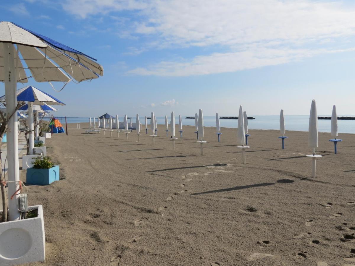 Faro 23 Lägenhet Lido delle Nazioni Exteriör bild